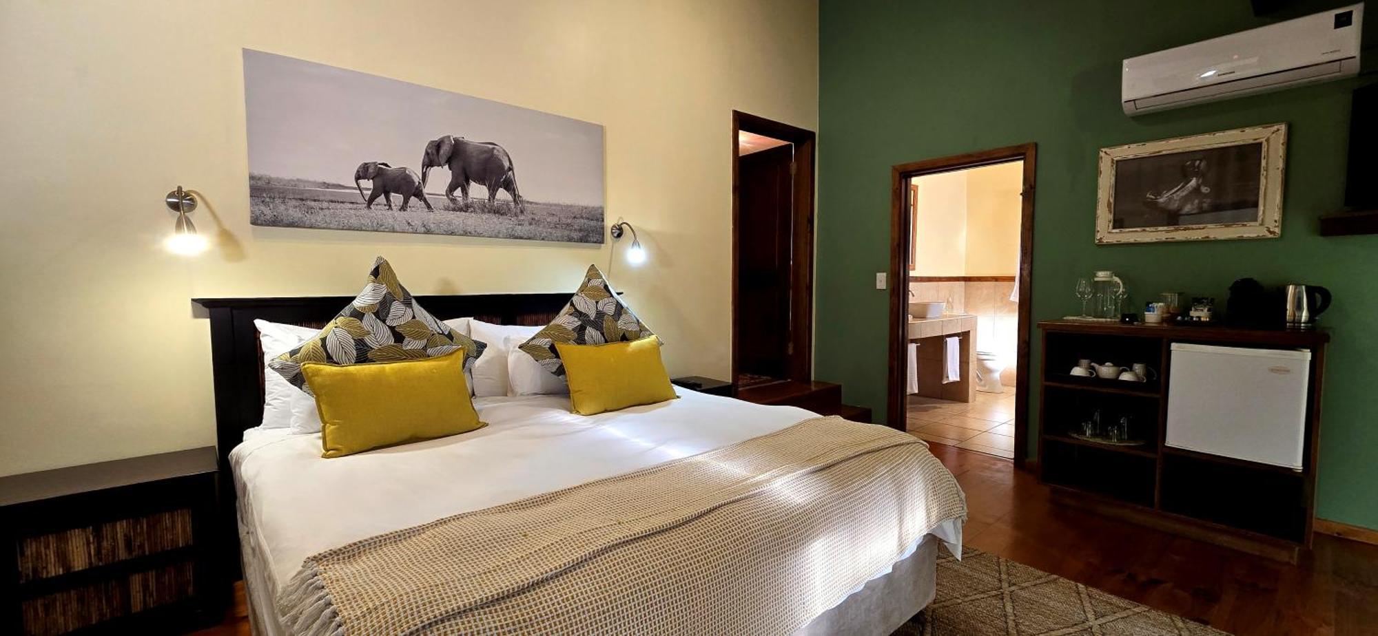 Elephant Hide Of Knysna Guest Lodge מראה חיצוני תמונה