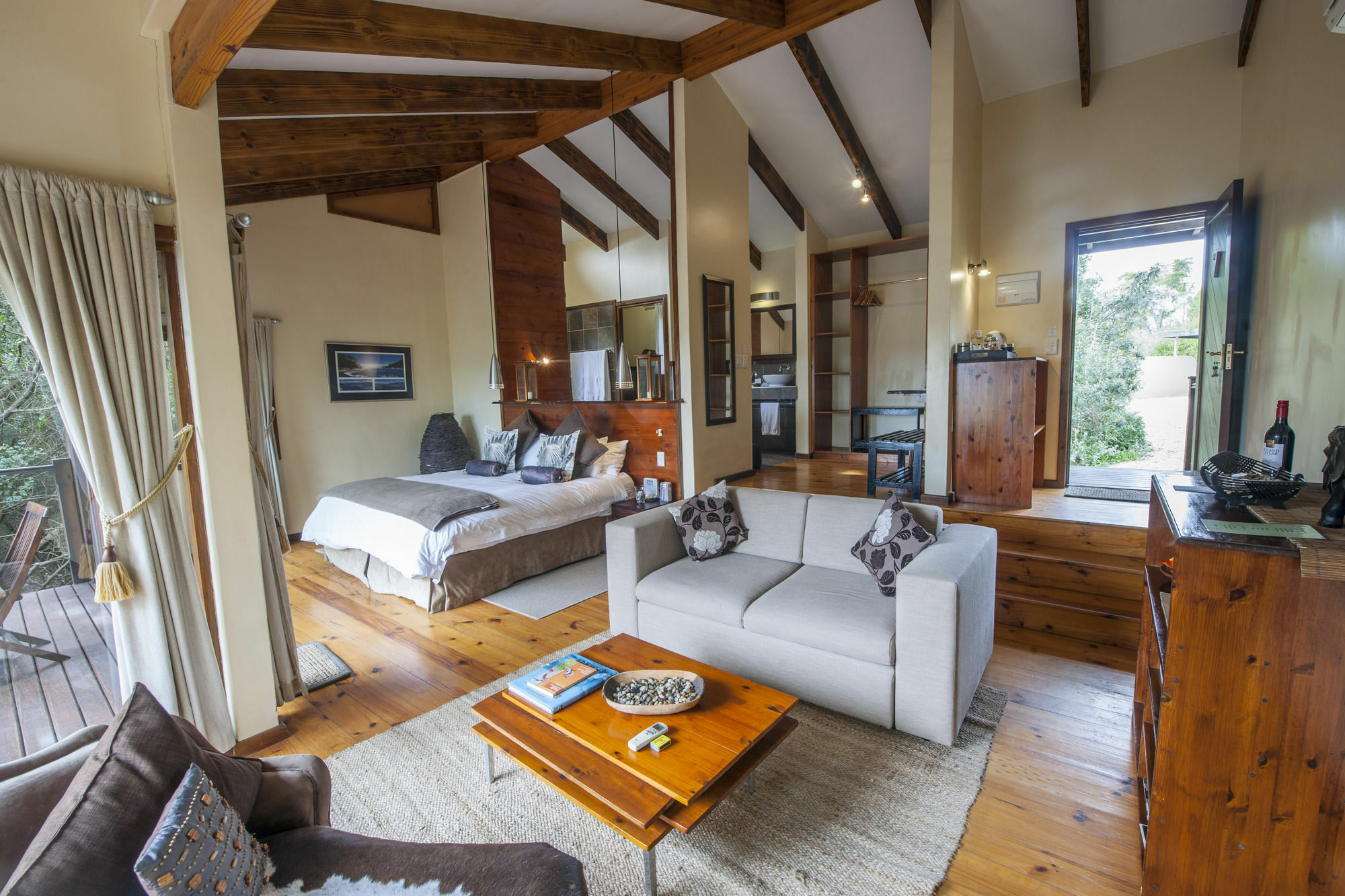 Elephant Hide Of Knysna Guest Lodge מראה חיצוני תמונה